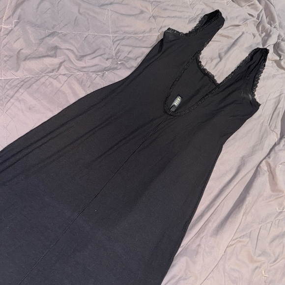 SKIMS Black Soft Lounge Lace Scoop Neck Maxi Dress - Picture 5 of 12